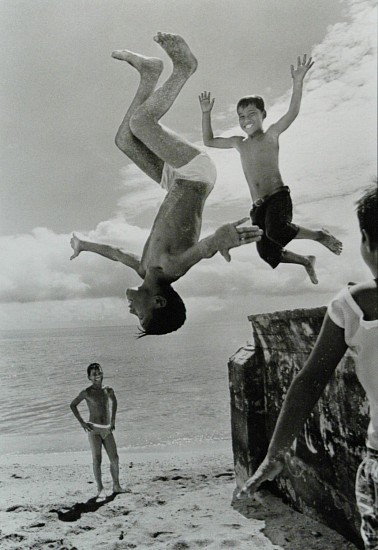 Mark Edward Harris, CHILDREN PLAYING, MAJURO, MARSHALL ISLANDS, 1997
Photography, 16 x 20 in. (40.6 x 50.8 cm)
Open Edition Prints, Silver Gelatin
HAR021
$1,100
Gallery staff will contact you 72 hours after purchase regarding any additional shipping costs.