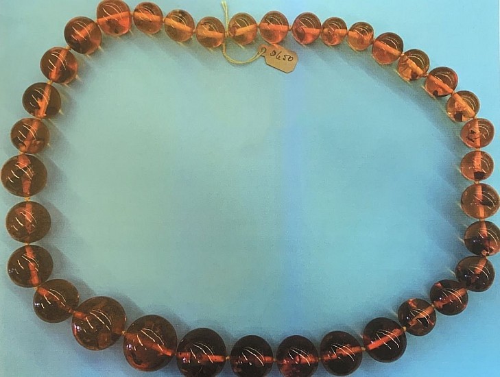 Caroline Bartlett, AMBER NECKLACE
Amber with 14k Gold Clasps
BART003
$650
Gallery staff will contact you 72 hours after purchase regarding any additional shipping costs.