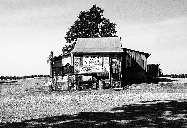 Karen Thumann, POOR MONKEY LOUNGE JUKE JOINT, MERIGOLD, MS, 2014
Archival Ink Print, 13 x 19 in. (33 x 48.3 cm)
THU109
$400
Gallery staff will contact you 72 hours after purchase regarding any additional shipping costs.