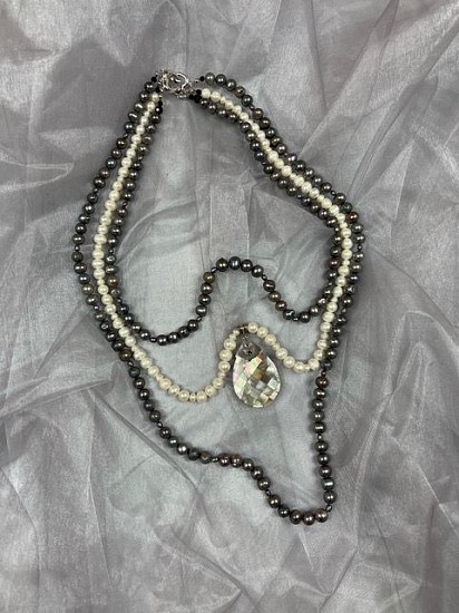 Stella Thomas Designs, 3 STRAND SOUTH SEA PEARLS WHITE AND GREY
Pearls
THOM333
$1,200
Gallery staff will contact you 72 hours after purchase regarding any additional shipping costs.