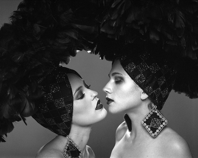 Jared Kinley, Show Girl Kiss
Photo Taken on a Mamiya RB67 Film Camera, 40 x 50 in. (101.6 x 127 cm)
KINL0005
$2,800
Gallery staff will contact you 72 hours after purchase regarding any additional shipping costs.